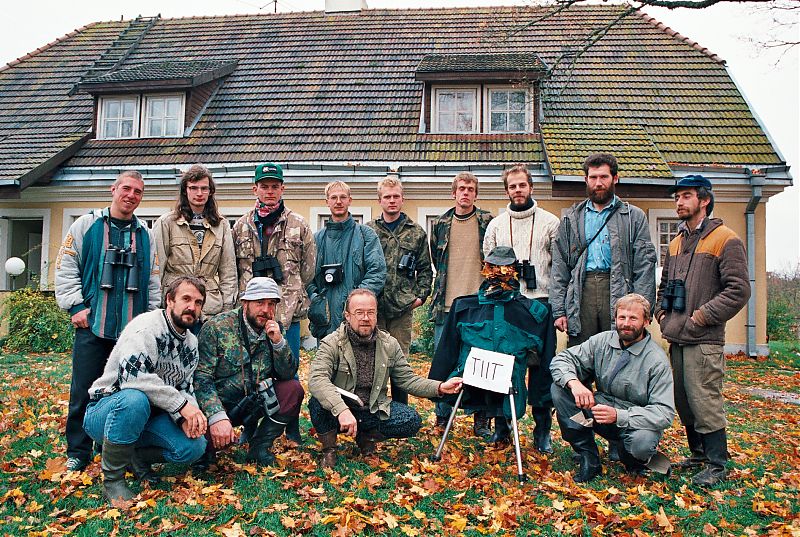 LKÜ Kotkas sügiskoosolek Matsalu mõisas (1995. a) 1. rida vasakult - Olev Merivee, Eedi Lelov, Toomas Jüriado, (Tiit Randla - läks varem ära), Einar Tammur 2. rida vasakult - Kristo Lauk, Asko Lõhmus, Ivar Ojaste, Raivo Endrekson, Toomas Tarve, Veljo Volk